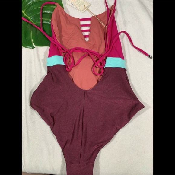 NWT $154 Maaji EverGreen Colorblock One-Piece‎ Swimsuit [SZ Medium ] - Picture 7 of 11